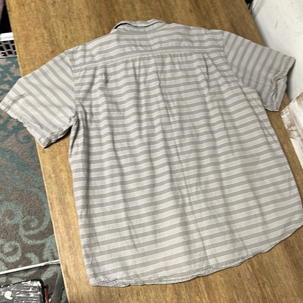 Carhartt great shape 100% cotton stripe loose fit button up pocket logo shirt - Picture 6 of 7